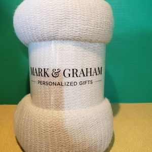 Mark&Graham throw